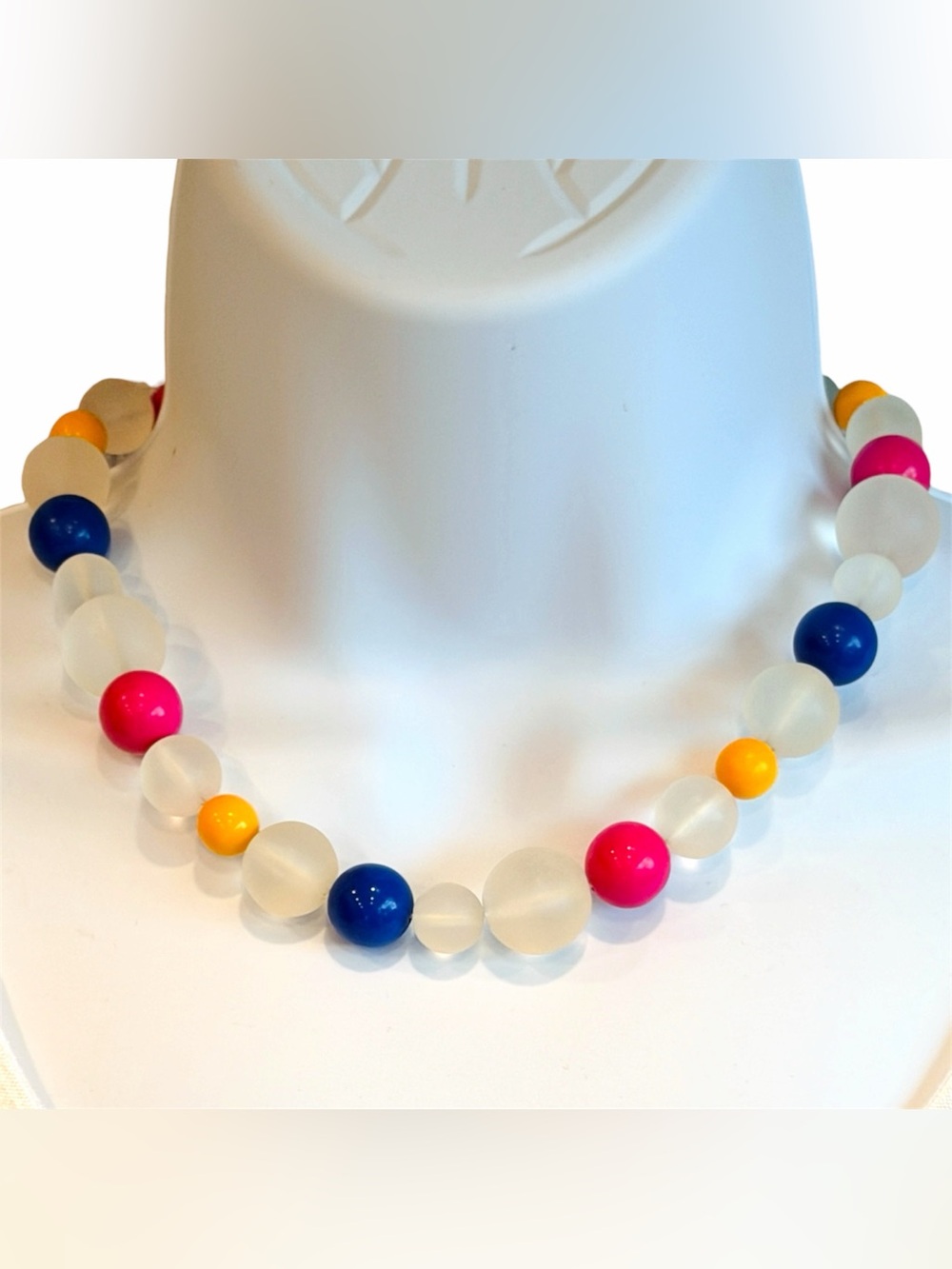 Frosted Colorful 1980s Lucite Plastic Bead Necklace Synth-Pop 17” Collar
